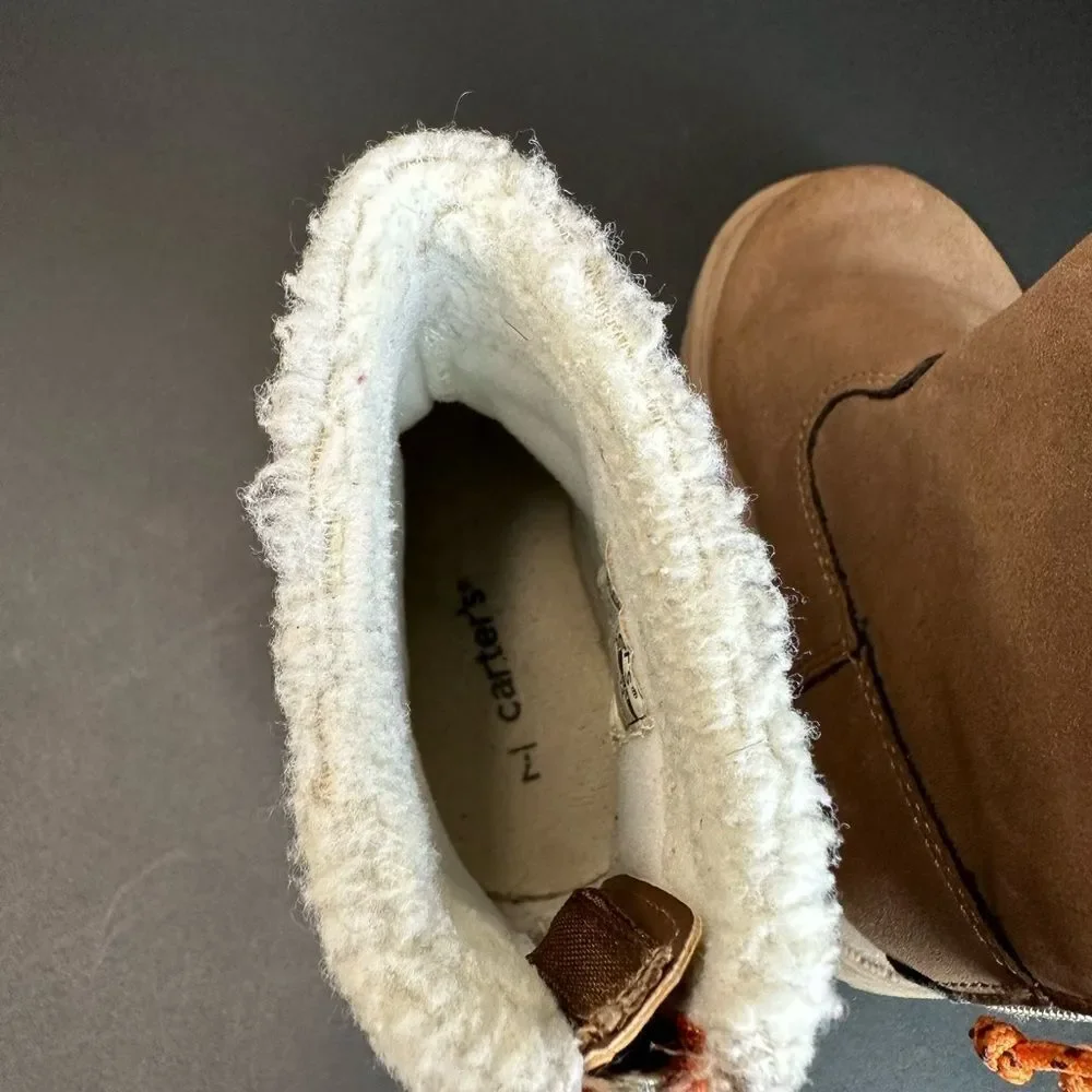 Carters Kids Faux‎ Suede Fleece Lined Boots Size 7